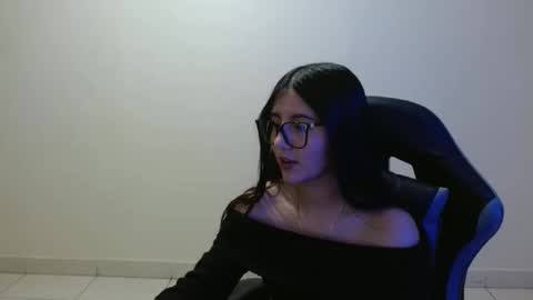 Snapshot of sahaliefox_ chatting on May 27, 2026, 9:23 pm Sahaliefox online show from May 27, 2026, 9:23 pm