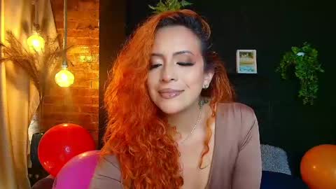 Snapshot of sahra_tayl0r_ chatting on May 9, 2026, 3:17 pm SARA online show from May 9, 2026, 3:17 pm