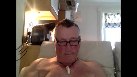 sail_naked online show from April 4, 2026, 4:59 pm