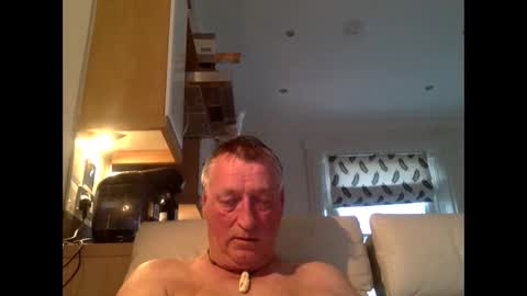 sail_naked online show from April 18, 2026, 6:56 pm