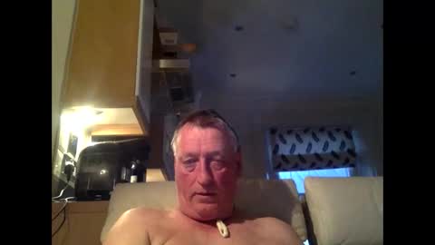 sail_naked online show from April 18, 2026, 7:07 pm