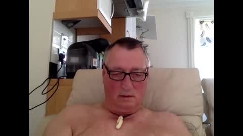 sail_naked online show from April 26, 2026, 2:37 pm