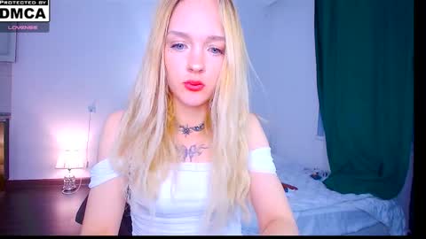 Snapshot of sailormoon666_ chatting on May 15, 2026, 1:34 am Sofia online show from May 15, 2026, 1:34 am