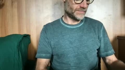 saint009 online show from June 4, 2026, 1:06 pm