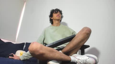 saint_dark online show from December 2, 2025, 1:17 pm