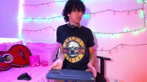 saint_dark online show from December 20, 2025, 2:13 pm