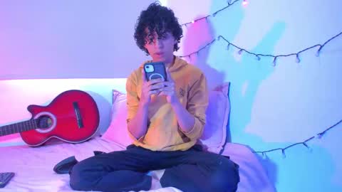 saint_dark online show from December 21, 2025, 1:07 pm