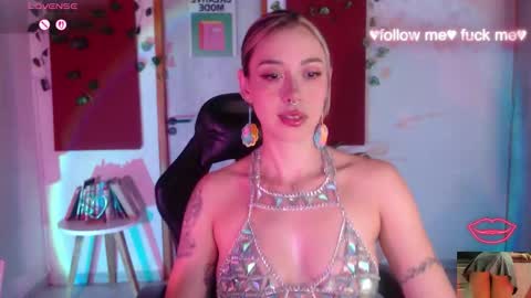 Sakura online show from November 28, 2025, 5:10 am