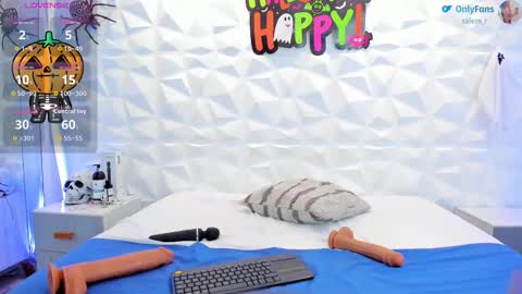 salem_rose01 online show from October 23, 2025, 2:00 am