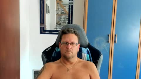 Snapshot of salichris chatting on July 11, 2026, 2:42 pm salichris online show from July 11, 2026, 2:42 pm
