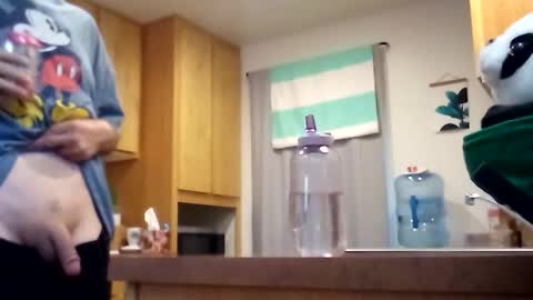 Snapshot of salis1981 chatting on September 17, 2025, 6:31 pm salis1981 online show from September 17, 2025, 6:31 pm