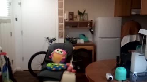 Snapshot of salis1981 chatting on September 25, 2025, 6:33 pm salis1981 online show from September 25, 2025, 6:33 pm