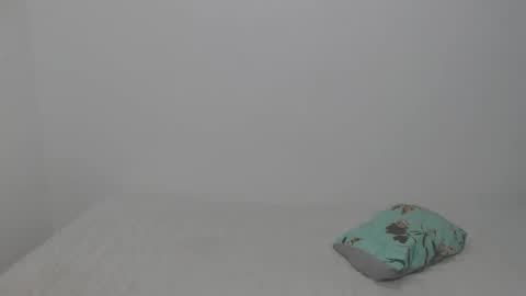 sallomeh_ online show from February 19, 2026, 11:28 am