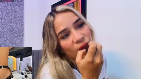 Snapshot of sally_ricci chatting on July 3, 2026, 6:58 pm sally_ricci online show from July 3, 2026, 6:58 pm