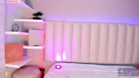  Sally White  online show from November 20, 2025, 3:07 am