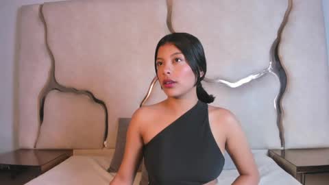 Snapshot of salmaportman_ chatting on May 5, 2026, 12:18 am salmaportman_ online show from May 5, 2026, 12:18 am
