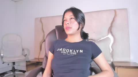 Snapshot of salmaportman_ chatting on May 15, 2026, 2:18 am salmaportman_ online show from May 15, 2026, 2:18 am