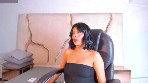 Snapshot of salmaportman_ chatting on June 10, 2026, 5:28 am salmaportman_ online show from June 10, 2026, 5:28 am