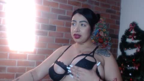 Snapshot of salome__hills chatting on January 7, 2025, 4:05 pm online show from January 7, 2025, 4:05 pm