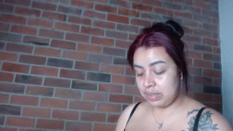 Snapshot of salome__hills chatting on February 26, 2025, 1:21 am online show from February 26, 2025, 1:21 am