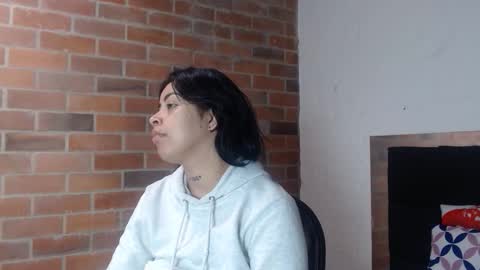 Snapshot of salome__hills chatting on December 5, 2025, 4:58 pm online show from December 5, 2025, 4:58 pm