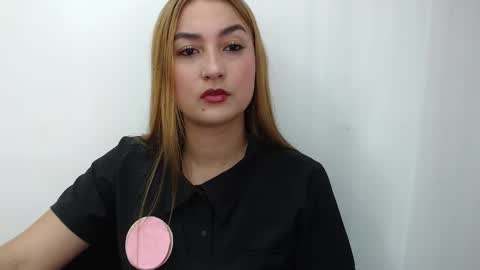 SALOME online show from November 7, 2025, 2:39 pm