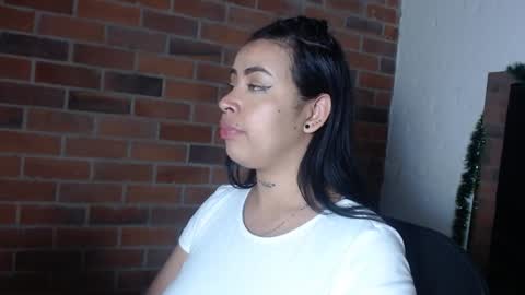 Snapshot of salome__palmer chatting on December 10, 2024, 7:58 am online show from December 10, 2024, 7:58 am