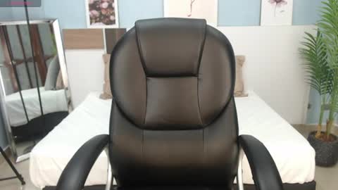 Snapshot of salome_veles chatting on July 22, 2026, 6:32 pm salome_veles online show from July 22, 2026, 6:32 pm