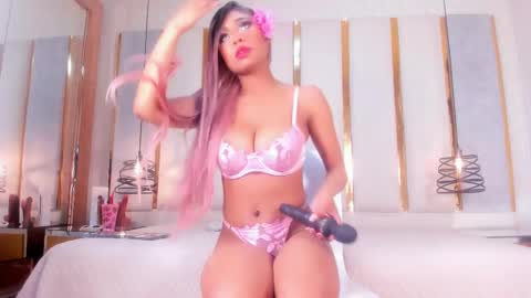 Snapshot of salomebenz_01 chatting on January 31, 2025, 9:26 pm Salome benz online show from January 31, 2025, 9:26 pm