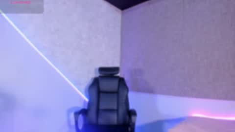 Salome Ferreira online show from November 17, 2025, 4:13 pm