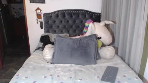 yenny online show from March 17, 2026, 3:22 am