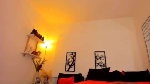 Snapshot of salomekross_ chatting on February 28, 2025, 5:48 am Salome Kross online show from February 28, 2025, 5:48 am