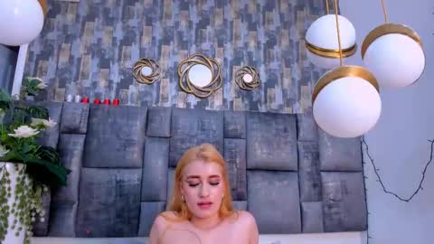 Salome Larzon online show from March 21, 2026, 8:19 am