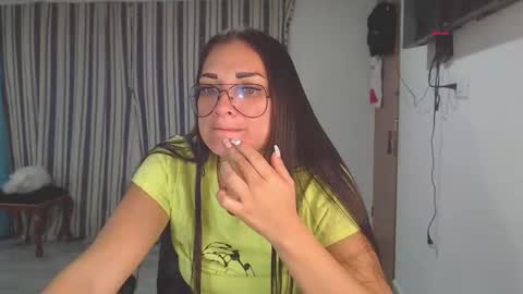 Snapshot of salomesaints chatting on November 25, 2025, 12:43 am salome online show from November 25, 2025, 12:43 am