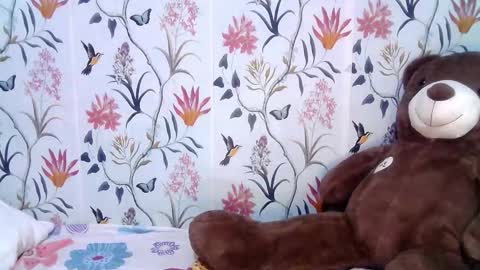 Snapshot of saltwatermuse chatting on September 22, 2025, 2:52 pm Ask me  online show from September 22, 2025, 2:52 pm
