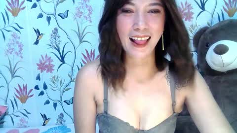 Snapshot of saltwatermuse chatting on September 23, 2025, 3:48 pm Ask me  online show from September 23, 2025, 3:48 pm