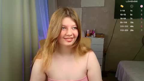 Snapshot of salut_love chatting on November 12, 2025, 1:33 pm Ruby online show from November 12, 2025, 1:33 pm