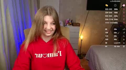 Snapshot of salut_love chatting on December 13, 2025, 7:53 pm Ruby online show from December 13, 2025, 7:53 pm