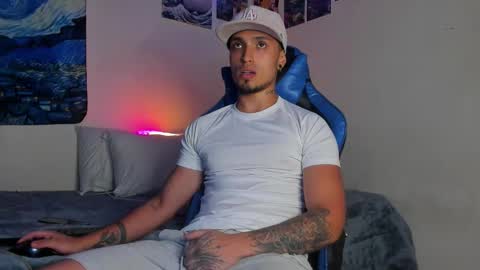 Snapshot of salvatore_dereck chatting on February 12, 2026, 12:49 am online show from February 12, 2026, 12:49 am