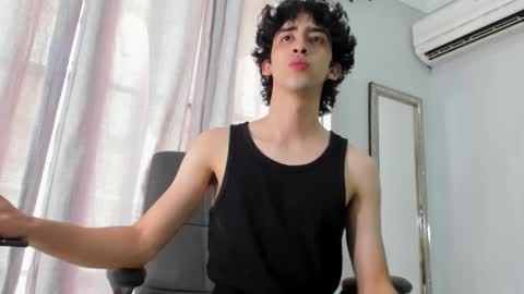 Snapshot of salvatore_monterey chatting on February 15, 2025, 6:23 pm salvatore online show from February 15, 2025, 6:23 pm