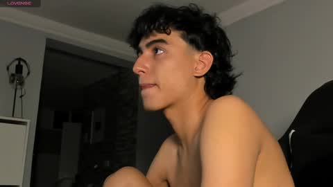 salvatore_montt online show from February 18, 2025, 1:32 am