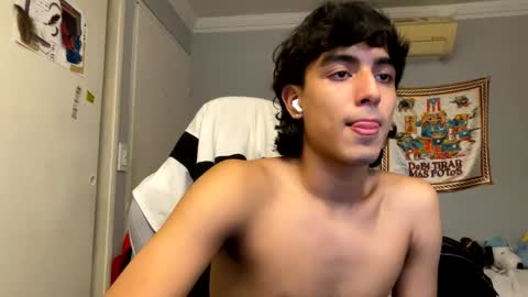 salvatore_montt online show from February 6, 2026, 1:32 am
