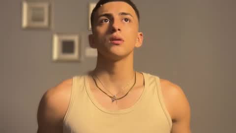 Salvatore online show from November 25, 2025, 11:49 pm