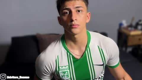 Salvatore online show from April 25, 2026, 1:30 am