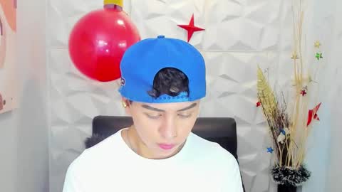 Snapshot of sam_daves_ chatting on December 18, 2025, 1:06 pm Sam online show from December 18, 2025, 1:06 pm