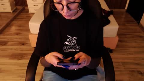 SAM MANSON online show from September 29, 2025, 1:05 pm