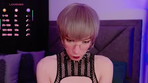 Snapshot of sam_russo chatting on November 21, 2025, 7:29 am Sam online show from November 21, 2025, 7:29 am