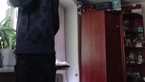 sam_skywalker online show from April 18, 2026, 10:08 am