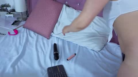 Samanta online show from October 31, 2025, 4:57 am