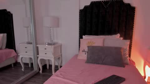 Snapshot of samanta_william chatting on November 27, 2025, 3:30 am samanta online show from November 27, 2025, 3:30 am